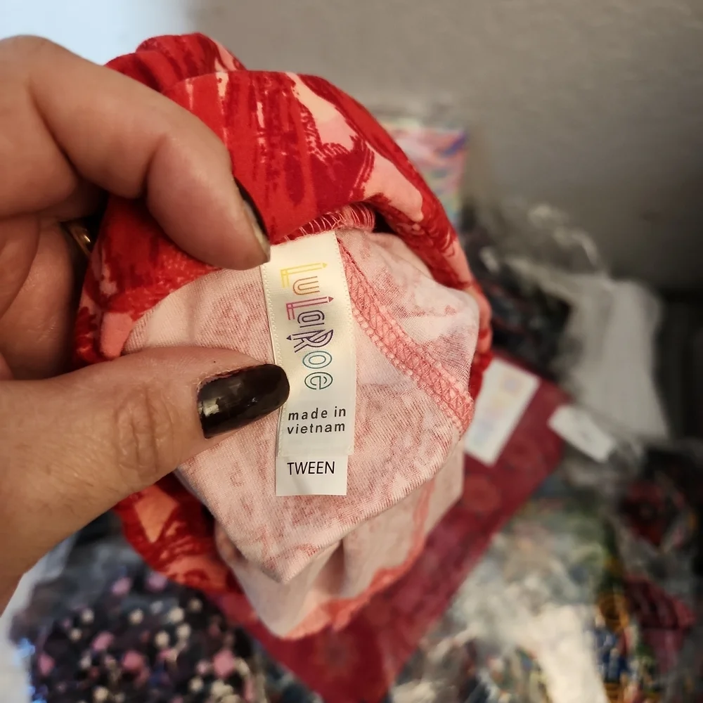LULAROE Tween Valentine Heart Patterned Stretch Pant Legging
